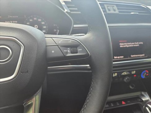 Used 2024 Audi Q3 2.0T Premium Plus w/ Premium Plus Package image 19