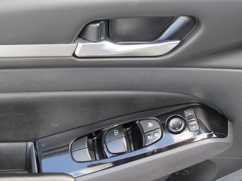 Used 2023 Nissan Altima 2.5 SV image 13