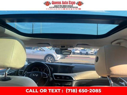 Used 2018 INFINITI QX30 Premium image 18
