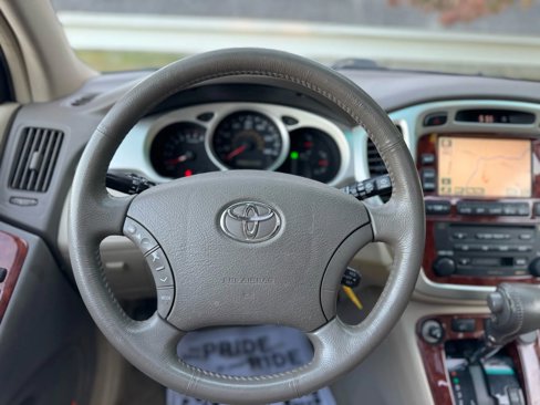 Used 2004 Toyota Highlander 4WD V6 image 25