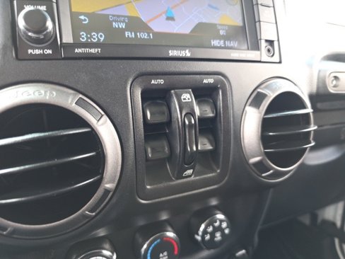 Used 2018 Jeep Wrangler Unlimited Sport image 22