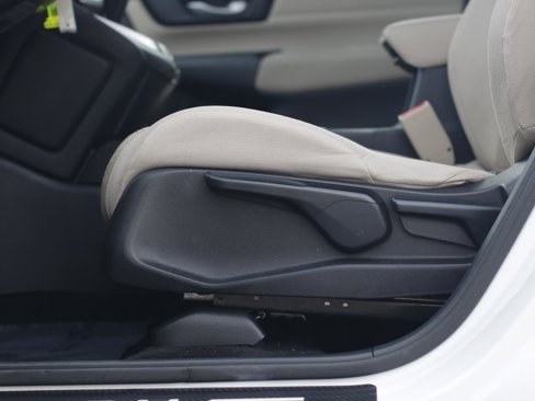 Used 2017 Honda CR-V LX image 14