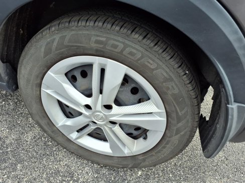 Used 2021 Nissan Kicks S image 5