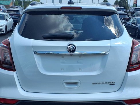 Used 2022 Buick Encore Preferred w/ Safety Package image 25