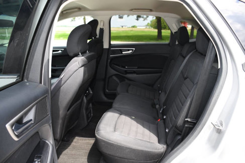 Used 2015 Ford Edge SEL image 15