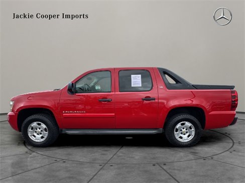Used 2009 Chevrolet Avalanche LS image 2