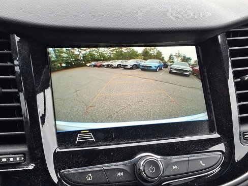 Used 2019 Chevrolet Trax LT w/ LT Convenience Package image 18