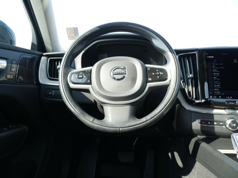Used 2022 Volvo XC60 B6 Inscription image 19