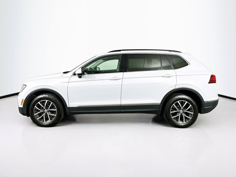 Used 2018 Volkswagen Tiguan SE w/ Panoramic Sunroof Package image 4