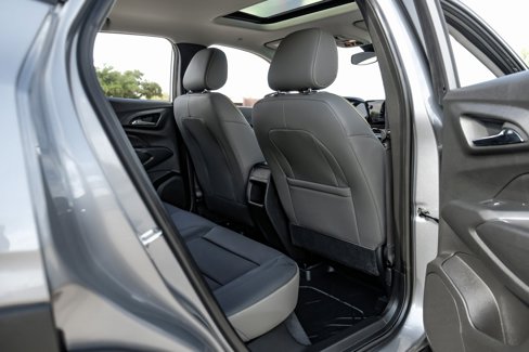 Used 2024 Chevrolet Trax ACTIV w/ Sunroof Package image 36