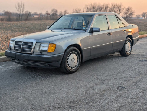 Used 1991 Mercedes-Benz 300 E 3.0 image 2