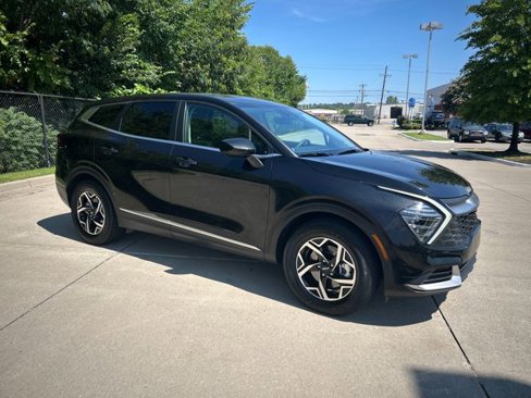 Used 2024 Kia Sportage LX image 7