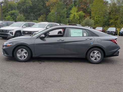 Certified 2025 Hyundai Elantra SE w/ Cargo Package image 6