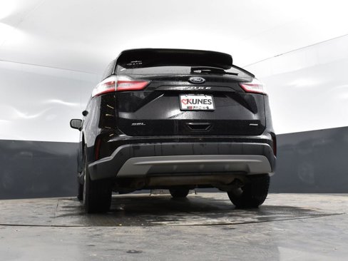 Used 2023 Ford Edge SEL image 44