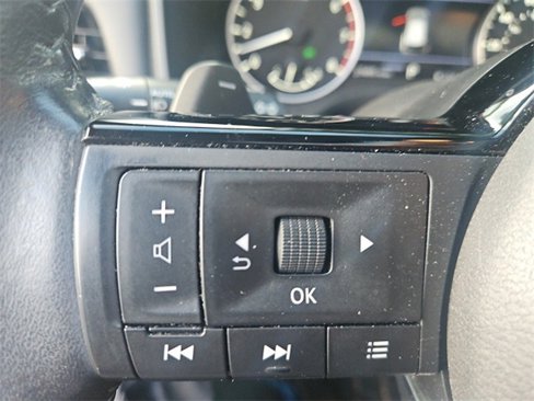 Used 2023 Nissan Rogue SV w/ SV Premium Package image 10