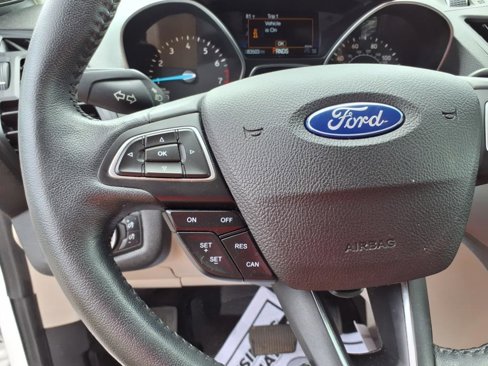 Used 2019 Ford Escape SEL image 15