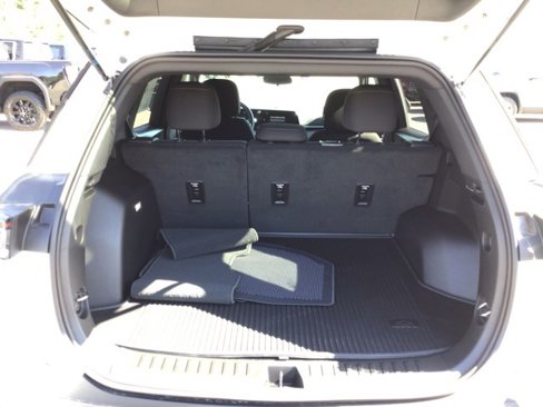 New 2026 Chevrolet Equinox LT w/ LPO, Floor Liner Package image 7