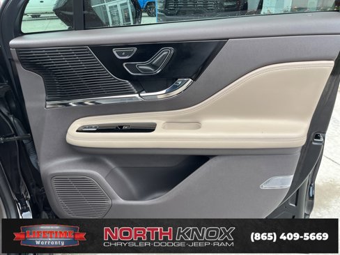 Used 2021 Lincoln Corsair FWD w/ Premium Package image 30