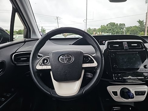 Used 2017 Toyota Prius Prime Premium image 12