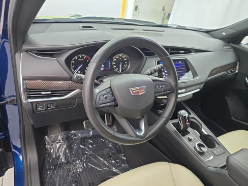 Used 2019 Cadillac XT4 Sport image 16