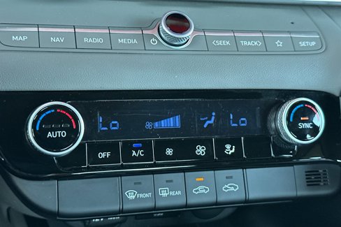 Used 2024 Hyundai Elantra SEL image 20