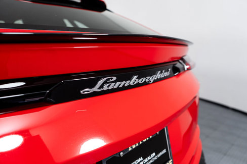Used 2021 Lamborghini Urus image 17