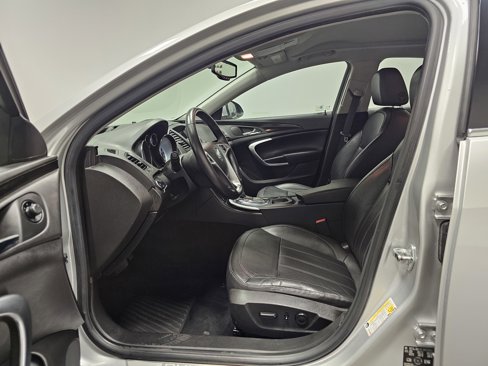Used 2011 Buick Regal CXL image 15