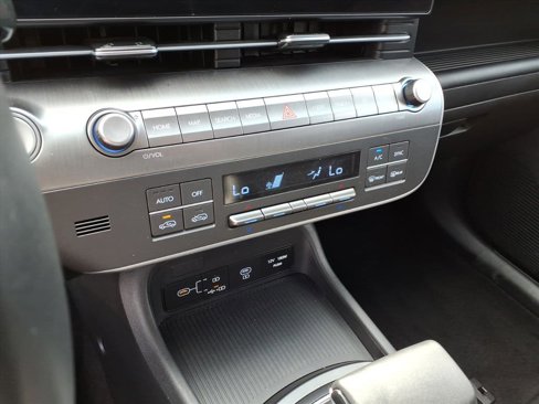 Used 2025 Hyundai Kona SEL image 15