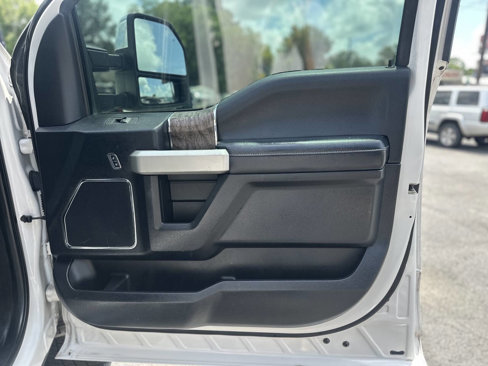 Used 2017 Ford F250 Lariat w/ Chrome Package image 19
