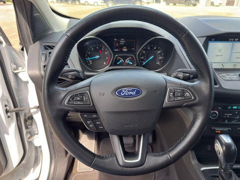 Used 2019 Ford Escape SEL image 16