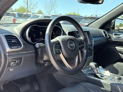 Used 2018 Jeep Grand Cherokee Limited image 10