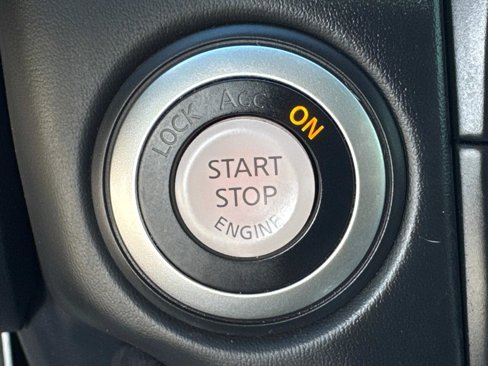 Used 2015 Nissan 370Z Touring image 20