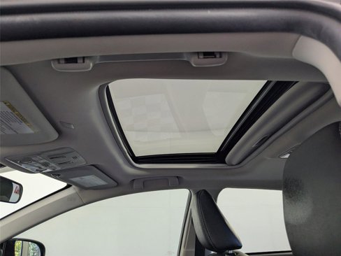 Used 2019 Toyota Corolla XLE image 13