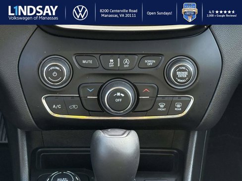 Used 2019 Jeep Cherokee Latitude Plus image 15