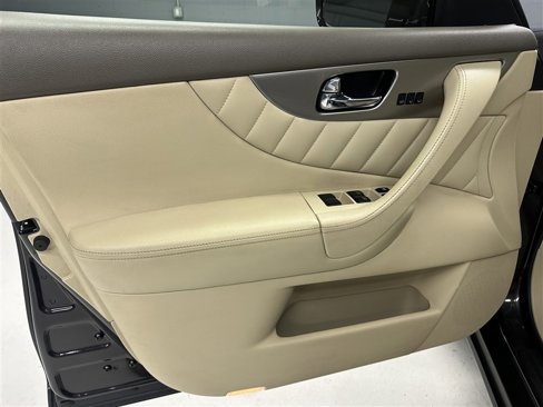 Used 2017 INFINITI QX70 AWD image 18