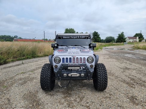 Used 2013 Jeep Wrangler Unlimited Sport image 2