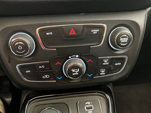 Used 2020 Jeep Compass Limited image 16