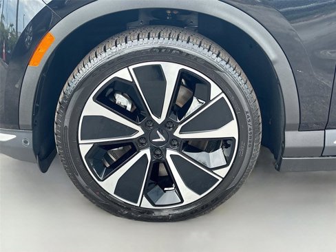 New 2025 VinFast VF 8 Plus image 29