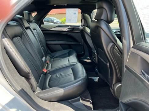 Used 2017 Lincoln MKZ Reserve image 21
