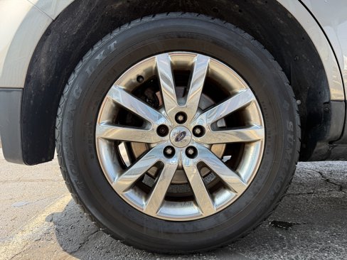 Used 2013 Ford Edge SEL image 34
