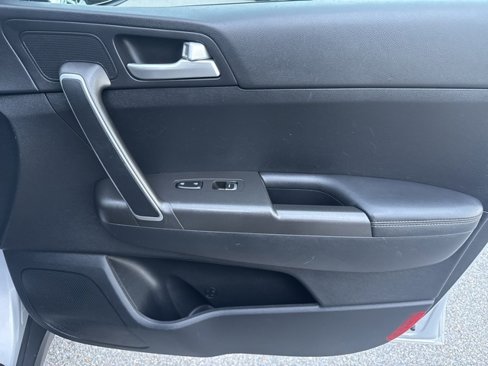 Used 2019 Kia Sportage LX image 25
