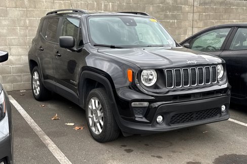 Used 2022 Jeep Renegade Latitude w/ Convenience Group image 2