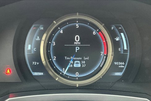Used 2016 Lexus IS 200t image 12