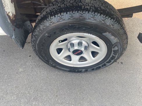 Used 2017 GMC Sierra 1500 2WD Regular Cab image 18