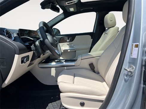 New 2025 Mercedes-Benz GLA 250 4MATIC image 9