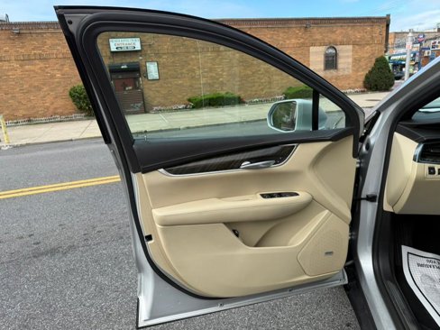 Used 2017 Cadillac XT5 FWD image 20