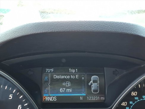 Used 2016 Ford Escape SE w/ Equipment Group 201A image 17