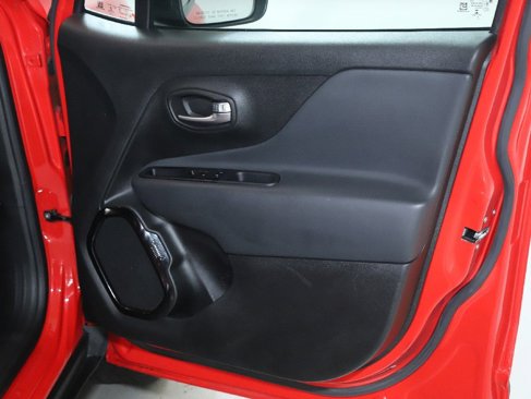 Used 2022 Jeep Renegade Altitude w/ Convenience Group image 32