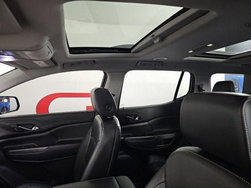 Used 2019 GMC Acadia SLT w/ Black Edition image 10