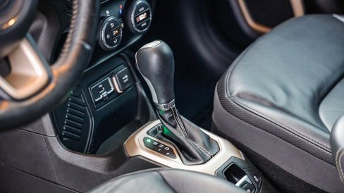 Used 2016 Jeep Renegade Limited image 20